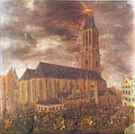 blikseminslag in de toren van de St. Michaëlskerk blikseminslag in de toren van de St. Michaëlskerk
